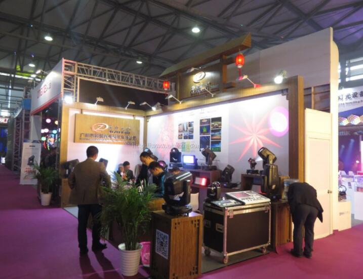 尤祖來(lái)照片